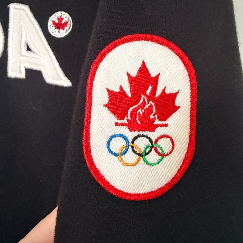 HBC Vancouver 2010 Winter Olympics Team Canada Black Men's Sweater - Picture 6 of 7